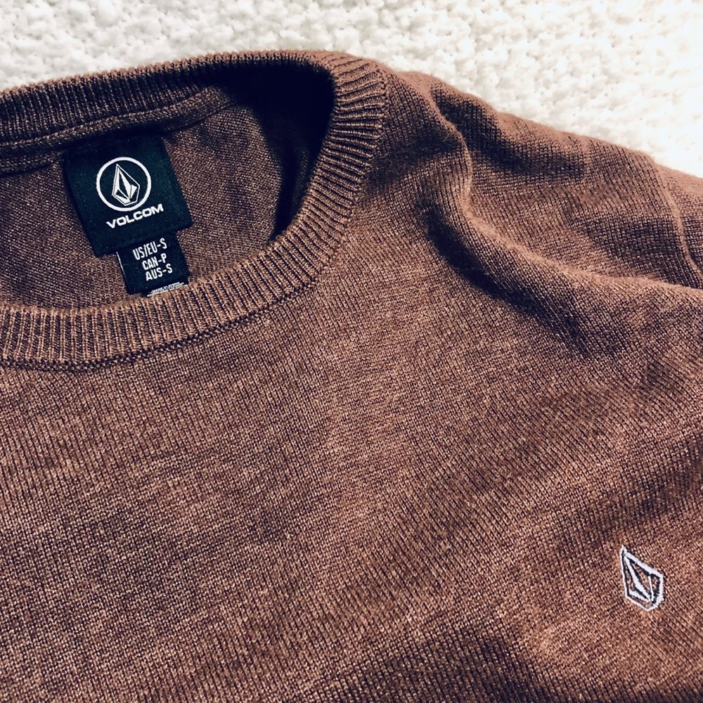 Volcom sweater